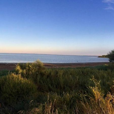 "Le Nature" Camargue Jardin Арль Екстер'єр фото